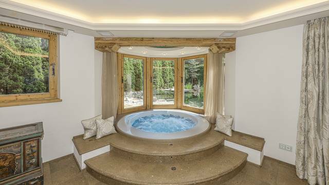 KITZIMMO-Exklusive Luxusvilla mit Freizeitwohnsitz auf der Bichlalm - Immobilien KitzbÃ¼hel.