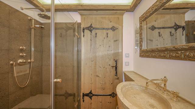 KITZIMMO-Exklusive Luxusvilla mit Freizeitwohnsitz auf der Bichlalm - Immobilien KitzbÃ¼hel.