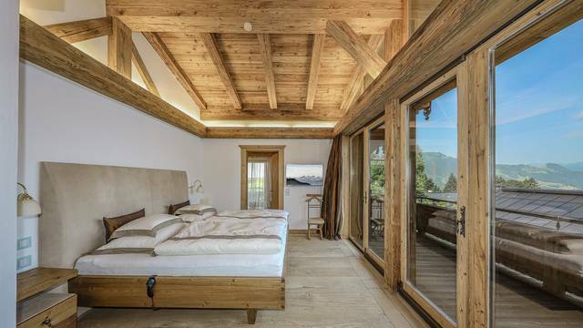 KITZIMMO-Exklusive Luxusvilla mit Freizeitwohnsitz auf der Bichlalm - Immobilien KitzbÃ¼hel.