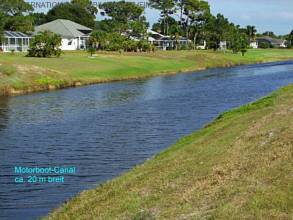 Motorboot-Kanal
