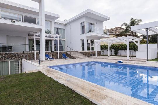 Luxus-Villa in Nueva Andalucia