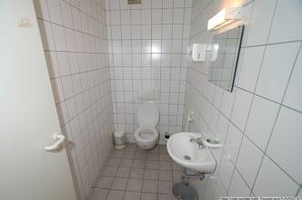 separates WC