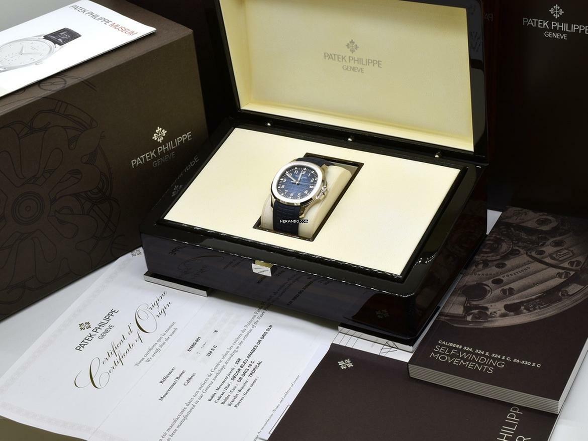 Patek Philippe  Reloj Aquanaut de oro blanco con esfera y pulsera azul  5168G-001