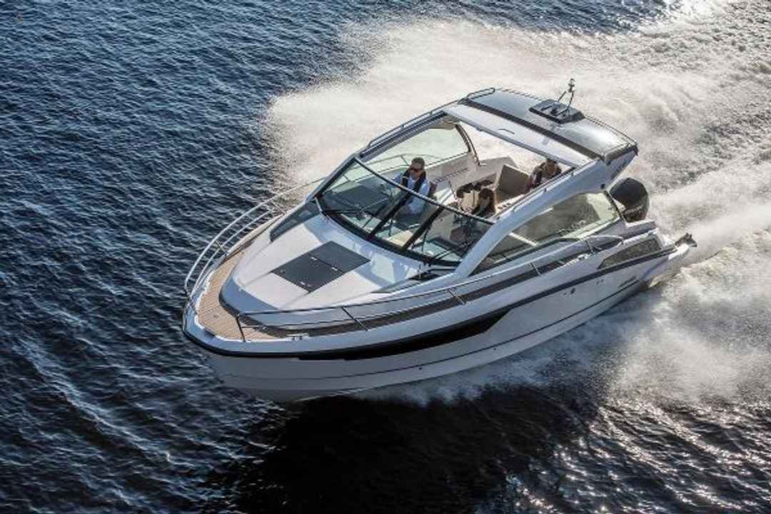 Катера новинки 2022 года. Regal 2800. Виды лодок. Лодка 2024. Яхта першинг 8х.