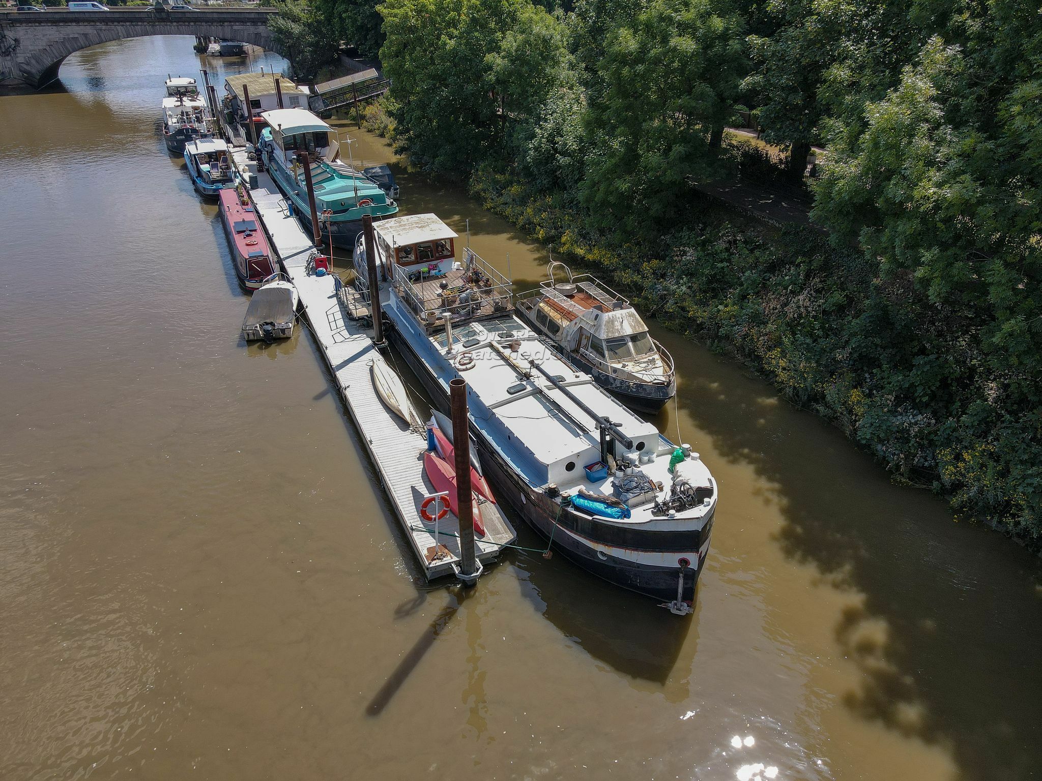 Herando DUTCH BARGE 27m with London mooring Dutch Barge 27m with