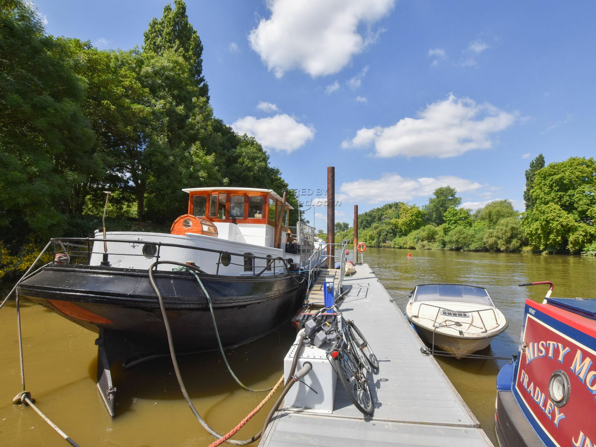 Herando DUTCH BARGE 27m with London mooring Dutch Barge 27m with