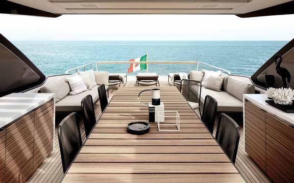 Sanlorenzo-SL86-motor-yacht-for-sale-exterior-image-Lengers-Yachts-13.jpg