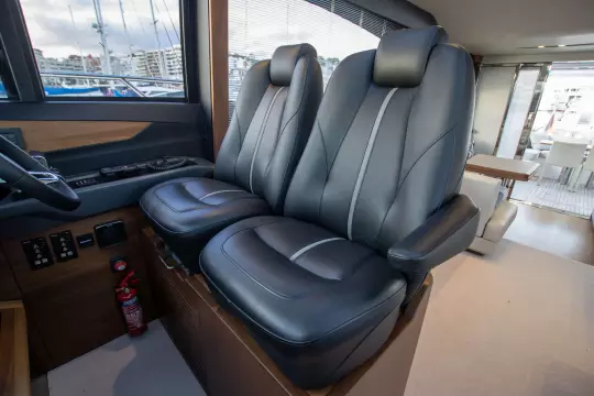 Princess-S60-motor-yacht-for-sale-interior-image-Lengers-Yachts6-scaled.jpg