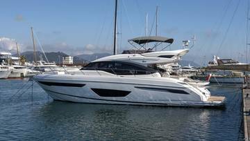 Princess-S65-motor-yacht-for-sale-exterior-image-Lengers-Yachts-5-scaled.jpg