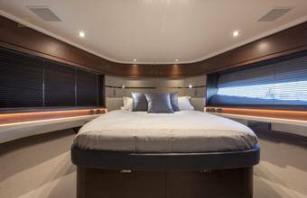 Princess-S65-motor-yacht-for-sale-interior-image-Lengers-Yachts-6-scaled.jpg