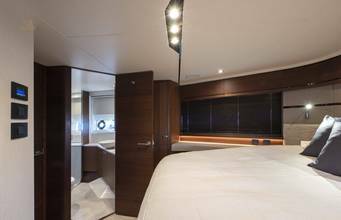 Princess-S65-motor-yacht-for-sale-interior-image-Lengers-Yachts-7-scaled.jpg