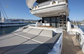 Princess-S65-motor-yacht-for-sale-exterior-image-Lengers-Yachts-1-scaled.jpg
