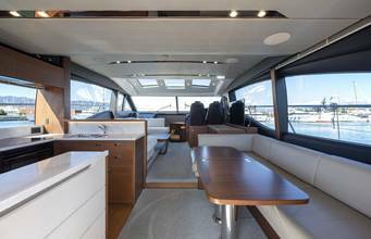 Princess-S65-motor-yacht-for-sale-interior-image-Lengers-Yachts-1-scaled.jpg