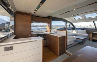 Princess-S65-motor-yacht-for-sale-interior-image-Lengers-Yachts-2-scaled.jpg