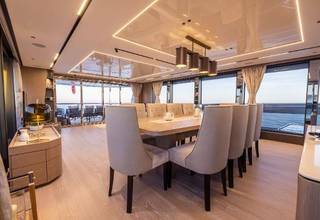 Sunseeker 100 Yacht - Dining