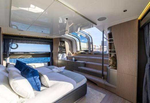 Sunseeker 100 Yacht - Master Cabin