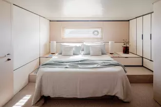 Azimut Seadeck 6