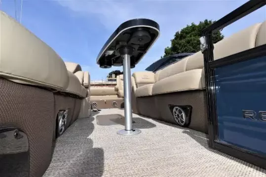 Foredeck Table (Powered)