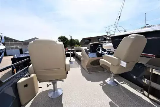 Helm and Co-Pilot Seat