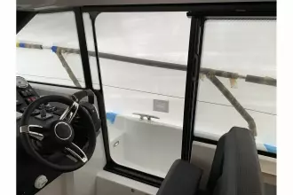 Jeanneau NC 37 twin diesel cruiser - helm side door