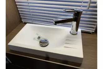 Jeanneau NC 37 twin diesel cruiser - sink in toilet compartment