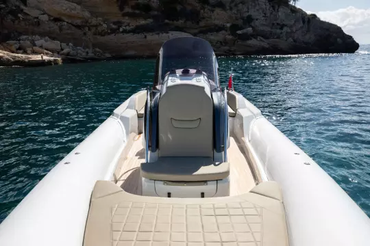 Sacs-Strider-900-89-RIB-for-sale-exterior-image-Lengers-Yachts-10-scaled.jpg