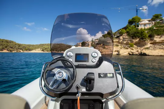 Sacs-Strider-900-89-RIB-for-sale-exterior-image-Lengers-Yachts-3-scaled.jpg