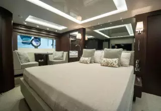 Sunseeker 86 Yacht - Master Cabin