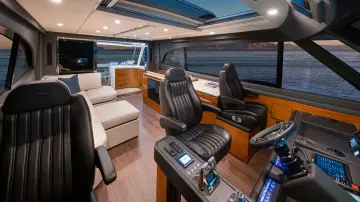 Riviera 78 Motor Yacht Flybridge 01 1