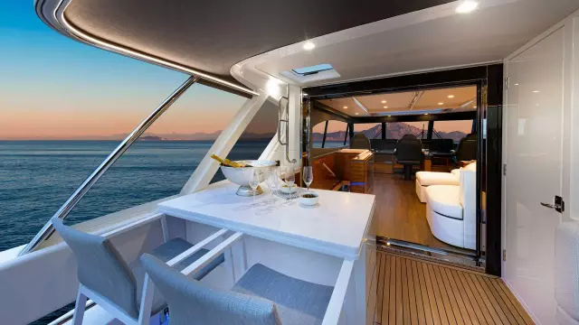 Riviera 78 Motor Yacht Flybridge Aft Deck 02 1