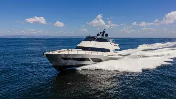 Riviera 78 Motor Yacht Running 020