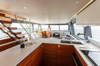 Riviera 78 Motor Yacht Interior Lifestyle 022
