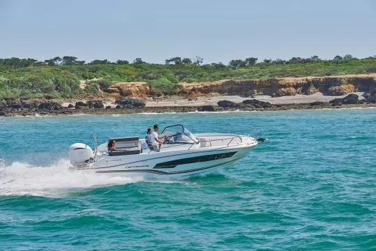 Jeanneau Cap Camarat 7.5 WA - speeding through the water