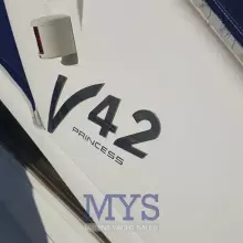 Princess V 42' (21)