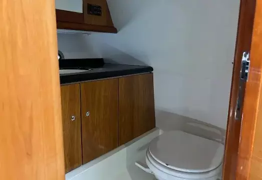 Sunseeker Superhawk 40 - Bathroom