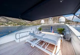 Sunseeker 82 Yacht