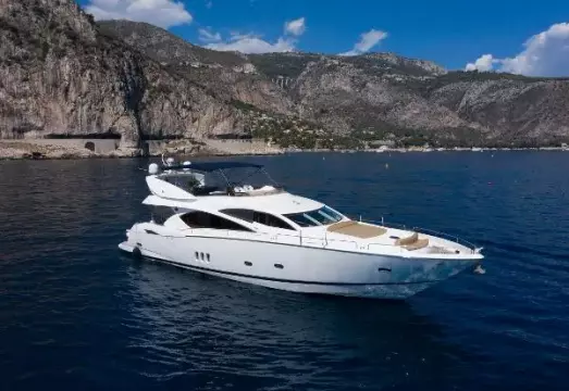 Sunseeker 82 Yacht