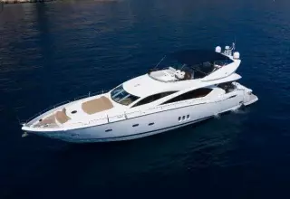 Sunseeker 82 Yacht