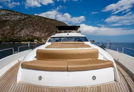 Sunseeker 82 Yacht