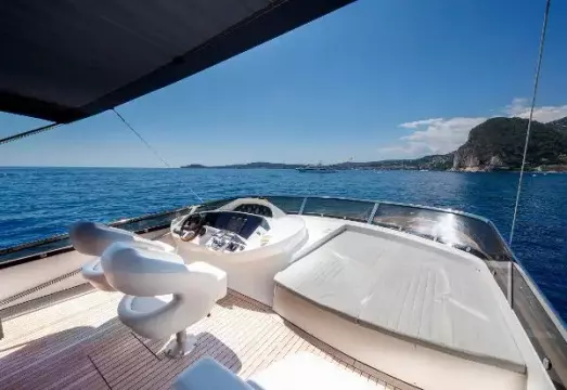 Sunseeker 82 Yacht