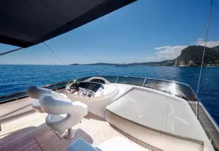 Sunseeker 82 Yacht