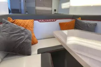 Fairline F//Line 33