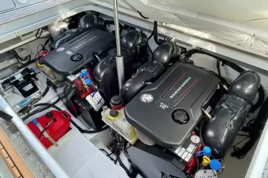Fairline F//Line 33
