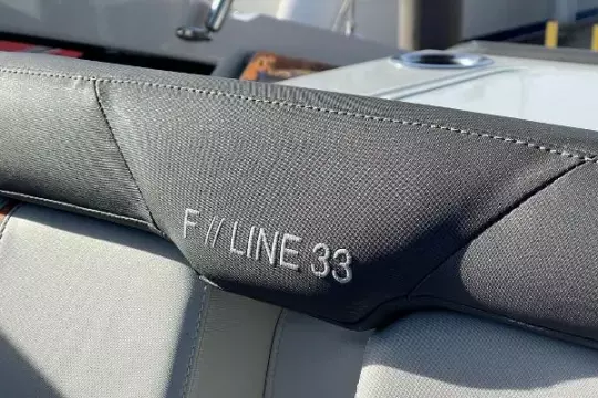 Fairline F//Line 33