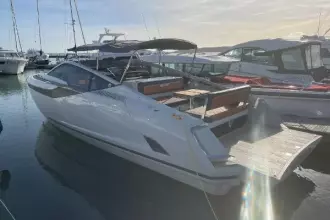 Fairline F//Line 33