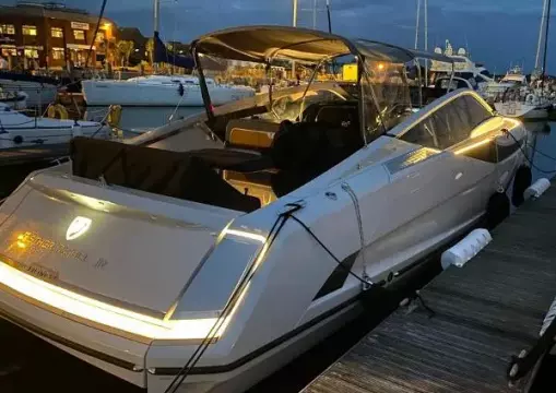 Fairline F//Line 33