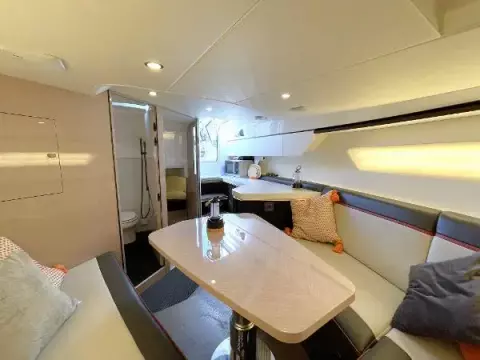 Fairline F//Line 33
