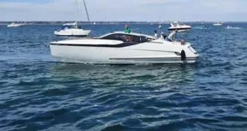 Fairline F//Line 33