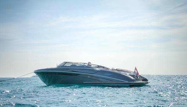 Rivarama-44-116-motor-yacht-for-sale-exterior-image-Lengers-Yachts.jpg
