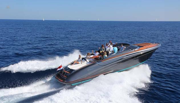 Rivarama-44-116-motor-yacht-for-sale-exterior-image-Lengers-Yachts1.jpg